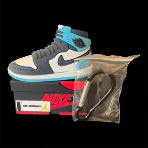 Silicone | 3D Cartoon Nike Sneakers w Keychain | AirPods Pro